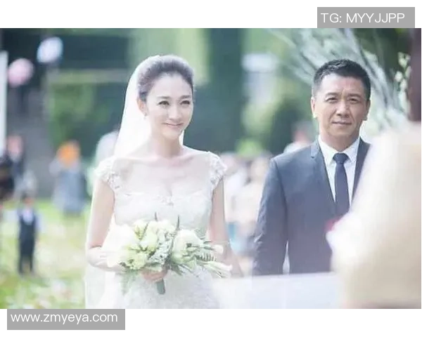 热爱足球明星的女星们:她们的追星故事与情感生活揭秘